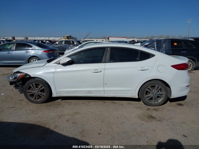 5NPD84LF0JH368412 Hyundai ELANTRA SEL