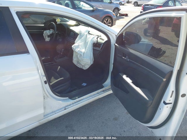 5NPD84LF0JH368412 Hyundai ELANTRA SEL