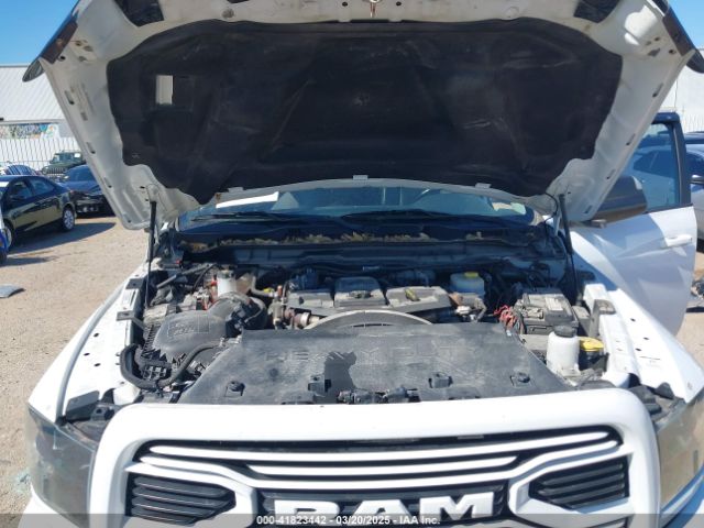 3C6UR5DL7JG290136 RAM 2500 Big Horn  4x4 6'4 Box