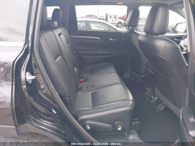 5TDDZRFH2JS904570 Toyota Highlander Limited