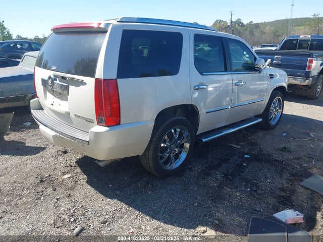 2011 CADILLAC ESCALADE 1GYS3AEF1BR148900 Photo 3
