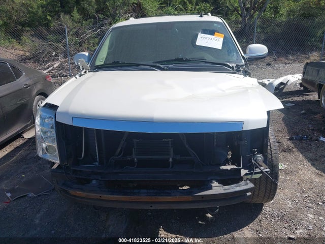 2011 CADILLAC ESCALADE 1GYS3AEF1BR148900 Photo 5