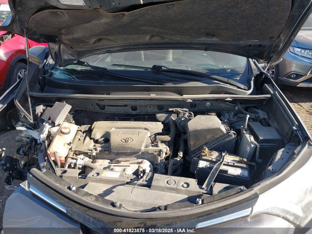 JTMBFREV1GJ085659 Toyota RAV4 LE