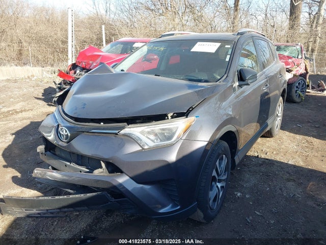 JTMBFREV1GJ085659 Toyota RAV4 LE