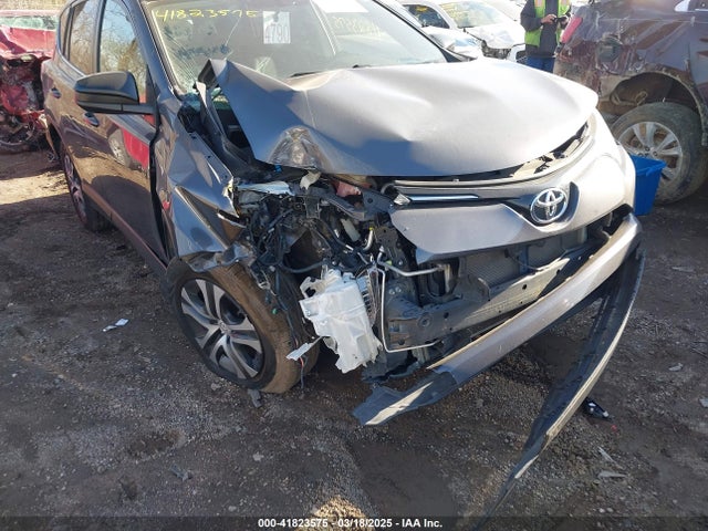 JTMBFREV1GJ085659 Toyota RAV4 LE