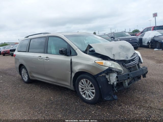 5TDYK3DC1FS577192 Toyota Sienna Xle 8 Passenger