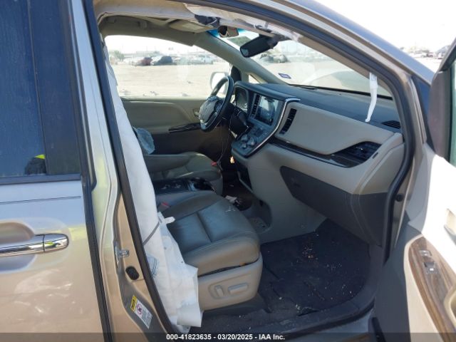 5TDYK3DC1FS577192 Toyota Sienna Xle 8 Passenger