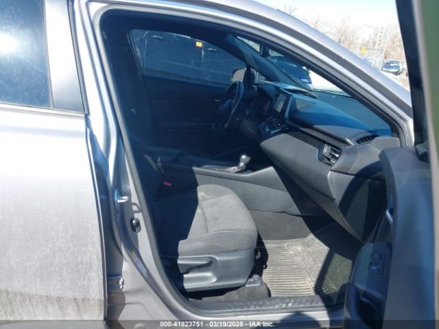 NMTKHMBX4JR035415 Toyota C-hr Xle Premium