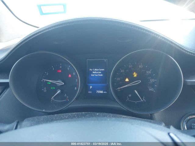NMTKHMBX4JR035415 Toyota C-hr Xle Premium