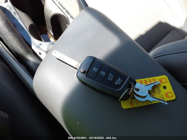 5NPLL4AG3MH049970 Hyundai ELANTRA SE