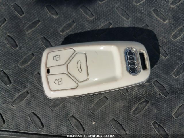 WA1LAAF74HD044974 Audi Q7 Premium Plus