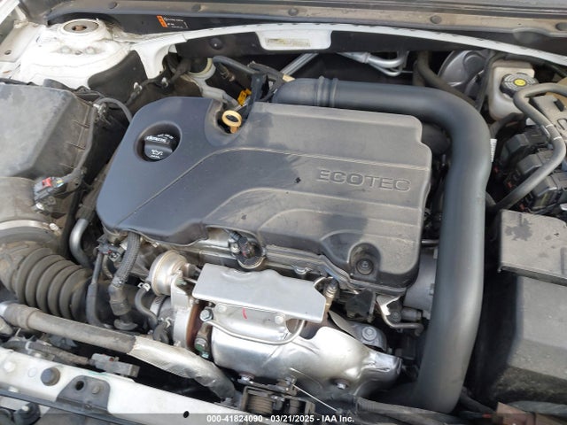 1G1ZD5ST3JF260061 Chevrolet MALIBU LT