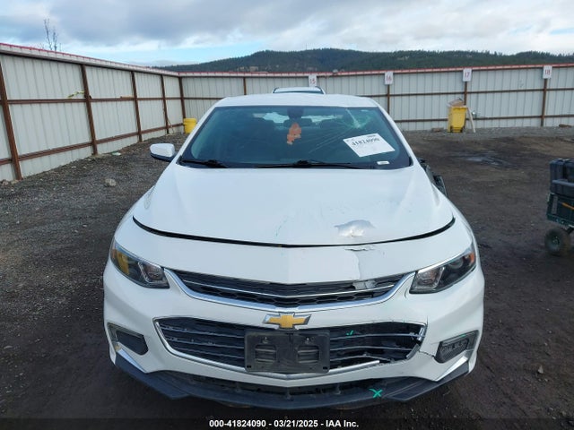 1G1ZD5ST3JF260061 Chevrolet MALIBU LT