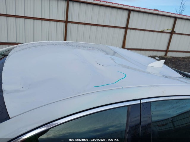 1G1ZD5ST3JF260061 Chevrolet MALIBU LT