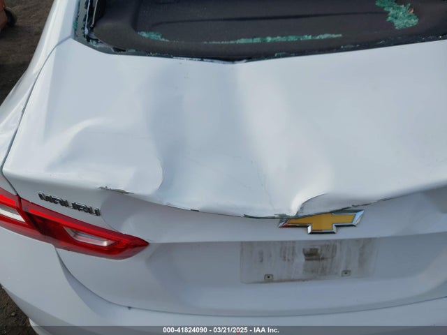 1G1ZD5ST3JF260061 Chevrolet MALIBU LT