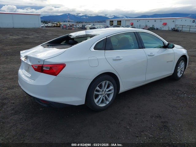 1G1ZD5ST3JF260061 Chevrolet MALIBU LT