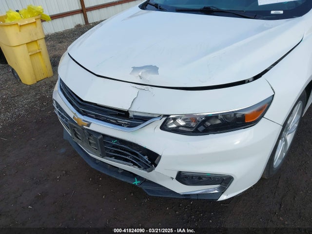 1G1ZD5ST3JF260061 Chevrolet MALIBU LT