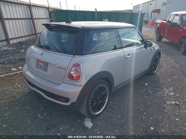 2011 MINI COOPER S WMWSV3C54BTY21460 Photo 3