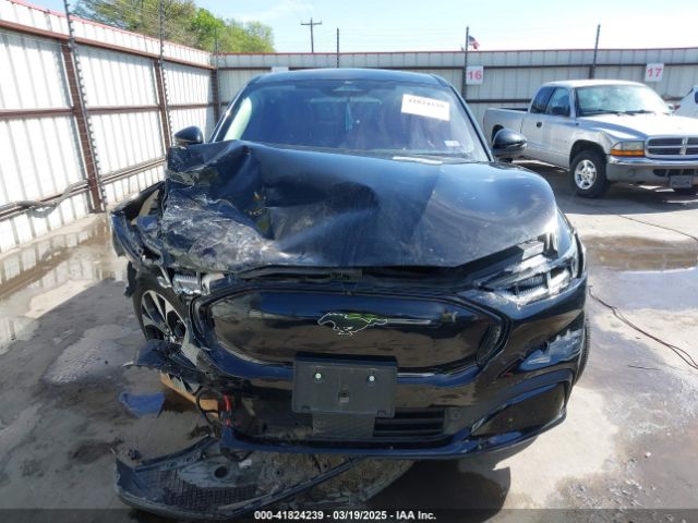 3FMTK3R72NMA15608 Ford Mustang Mach-e Premium