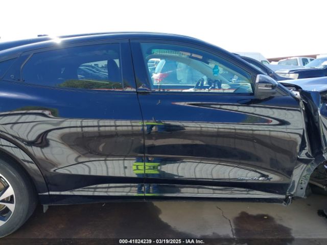 3FMTK3R72NMA15608 Ford Mustang Mach-e Premium