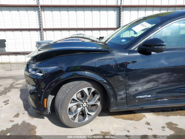 3FMTK3R72NMA15608 Ford Mustang Mach-e Premium