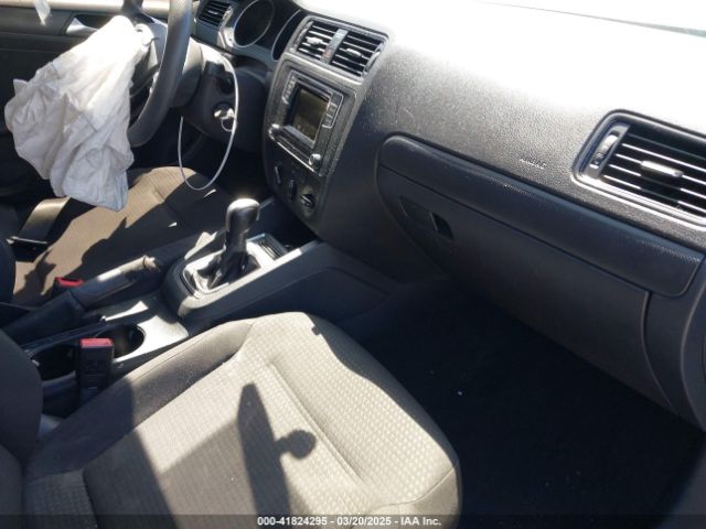 3VW267AJ9GM263812 Volkswagen Jetta 1.4t S