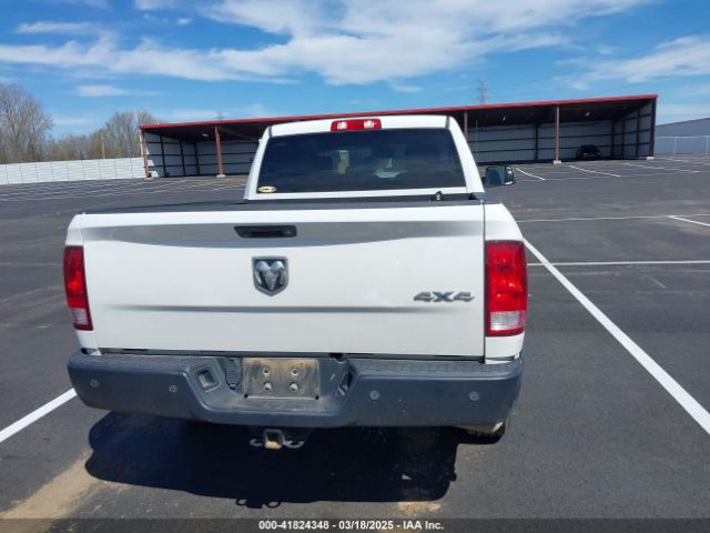 1C6RR7FT5NS250019 RAM 1500 Classic Tradesman  4x4 6'4 Box