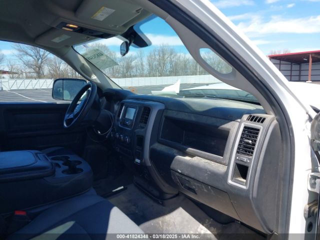 1C6RR7FT5NS250019 RAM 1500 Classic Tradesman  4x4 6'4 Box