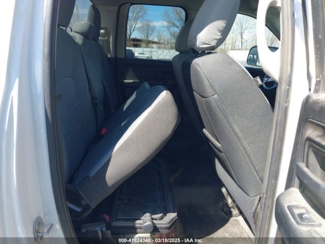 1C6RR7FT5NS250019 RAM 1500 Classic Tradesman  4x4 6'4 Box