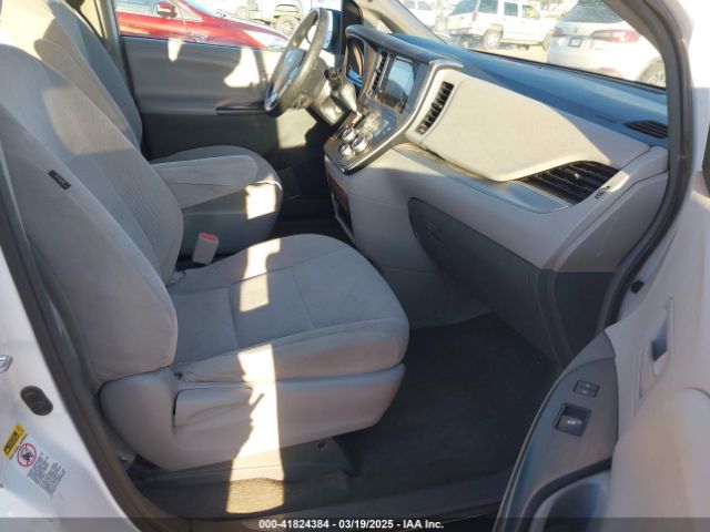 5TDZZ3DC3HS828040 Toyota Sienna L 7 Passenger