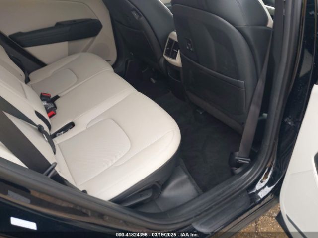 5XYK33DF8SG256982 KIA Sportage Ex
