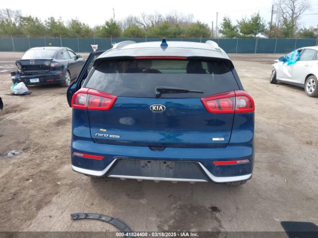 KNDCE3LC6J5174472 KIA Niro Touring