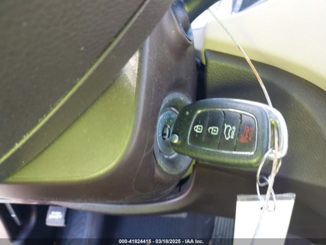 5NMZU3LB1HH010722 Hyundai Santa Fe Sport 2.4l