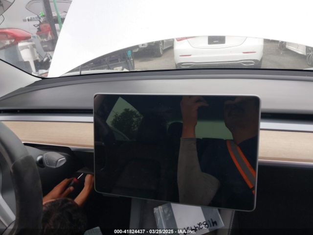 5YJ3E1EA7NF108758 Tesla Model 3 Rear-wheel Drive