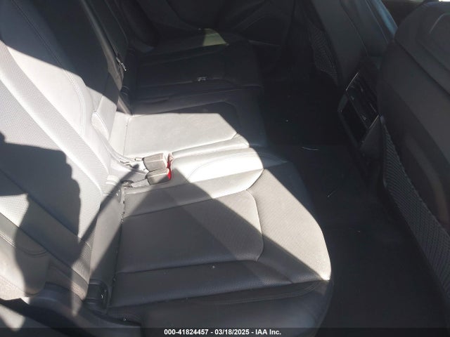 2019 AUDI Q8 WA1FVAF16KD007851 Photo 7