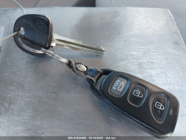 5NPD84LF2JH280803 Hyundai ELANTRA SEL
