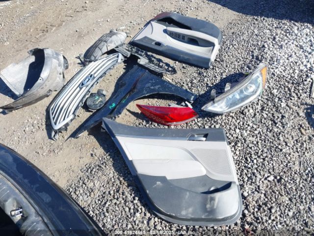 5NPD84LF2JH280803 Hyundai ELANTRA SEL