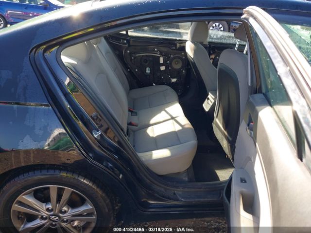 5NPD84LF2JH280803 Hyundai ELANTRA SEL