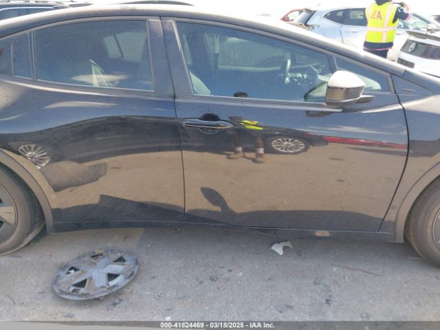 JTDACAAUXP3008201 Toyota Prius Le