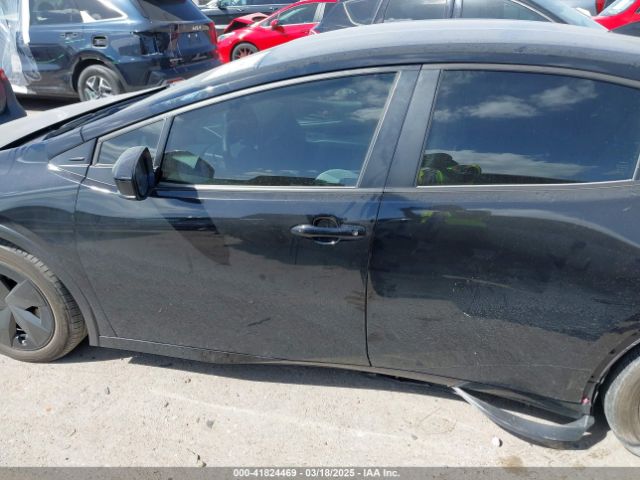 JTDACAAUXP3008201 Toyota Prius Le