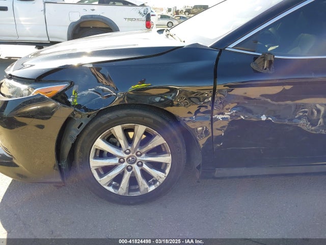 4T1B11HK1JU132420 Toyota CAMRY LE