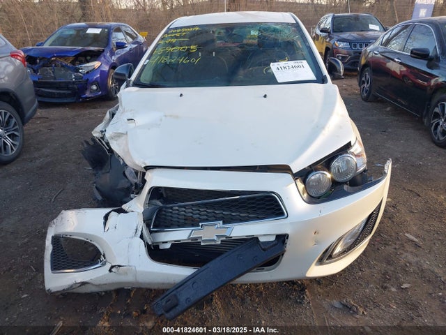 1G1JG6SB8F4159005 Chevrolet Sonic Rs Auto