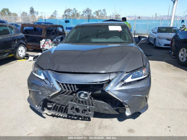 58ADA1C17RU044211 Lexus ES 300H
