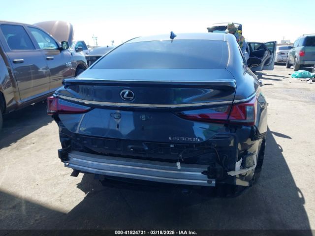 58ADA1C17RU044211 Lexus ES 300H