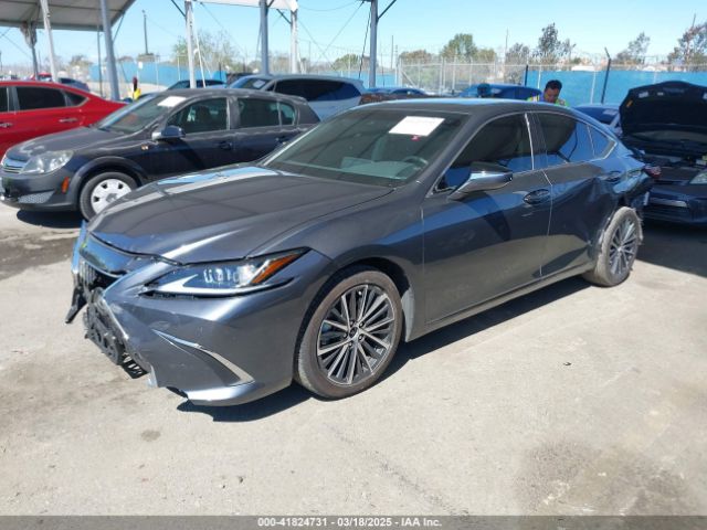 58ADA1C17RU044211 Lexus ES 300H