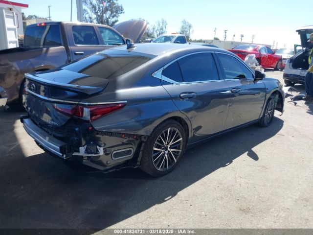 58ADA1C17RU044211 Lexus ES 300H