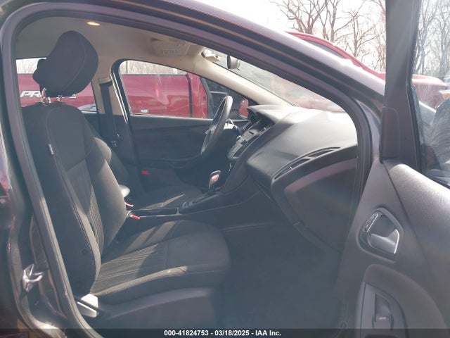 1FADP3F25GL270069 Ford FOCUS SE