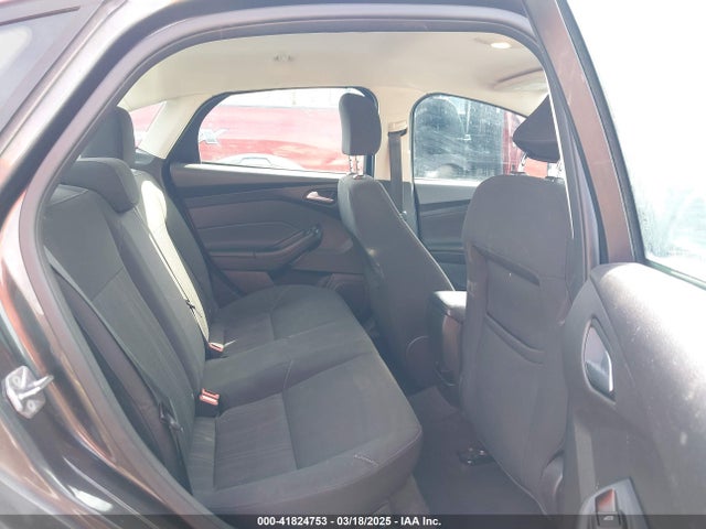 1FADP3F25GL270069 Ford FOCUS SE