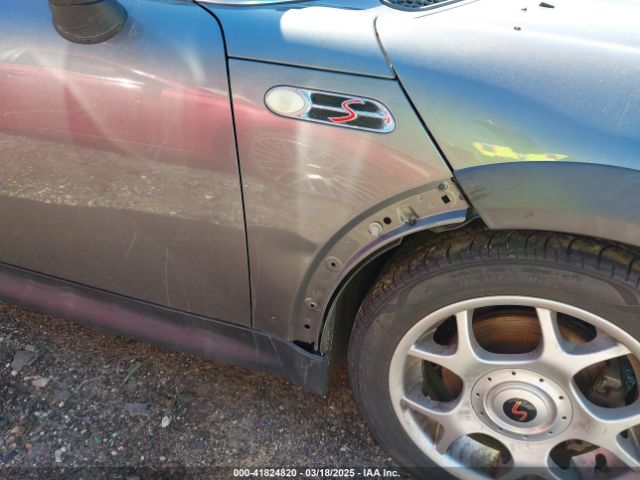 2003 MINI COOPER S WMWRE33413TD64309 Photo 5