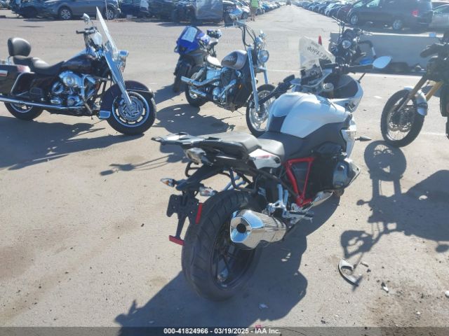 2022 BMW R 1250 WB10J830XN6F47854 Photo 3